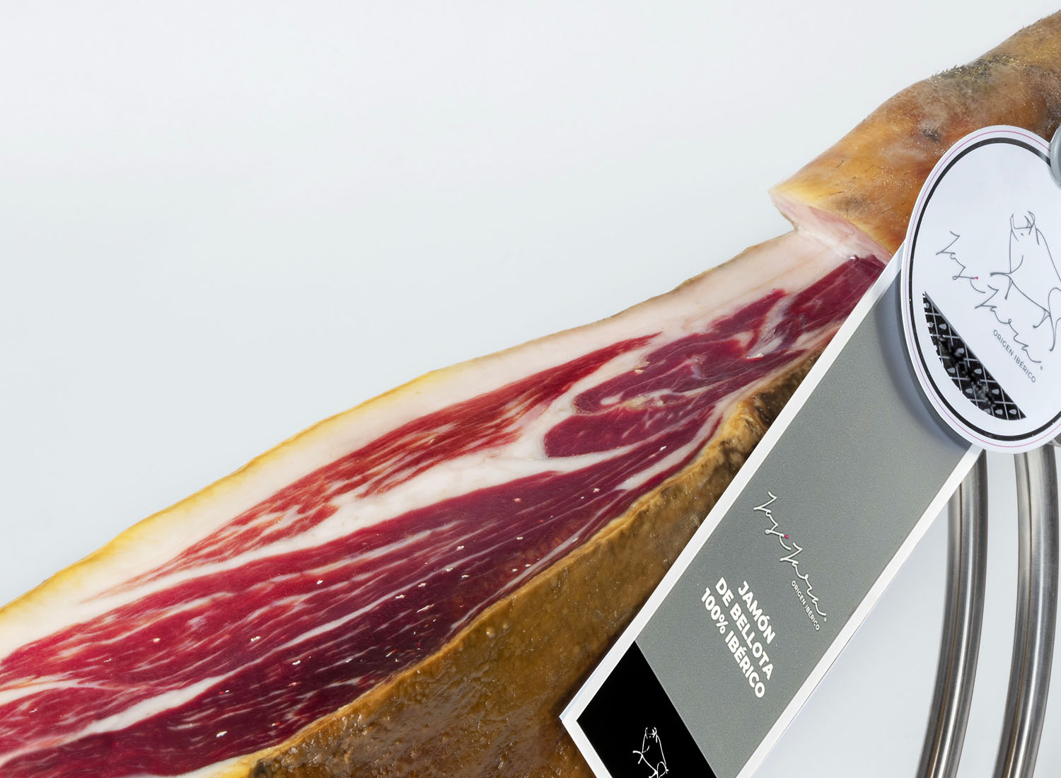 🔥 Descubre cuál engorda más: ¿Jamón Ibérico o Serrano? 🍖🤔 ¡La verdad